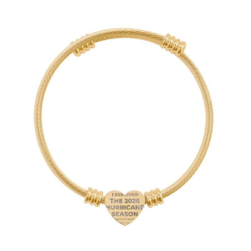 Heart Cuff Bracelet (Engraving) in 18K Gold PVD coating